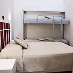 Ghala Oda ve Kahvaltı 3*